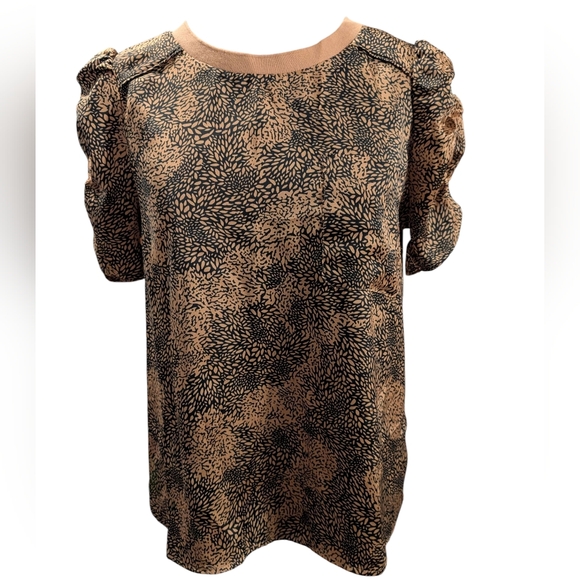 DR2 Black and Tan Floral Print Short Sleeve Women's Blouse Size Small - Picture 1 of 6